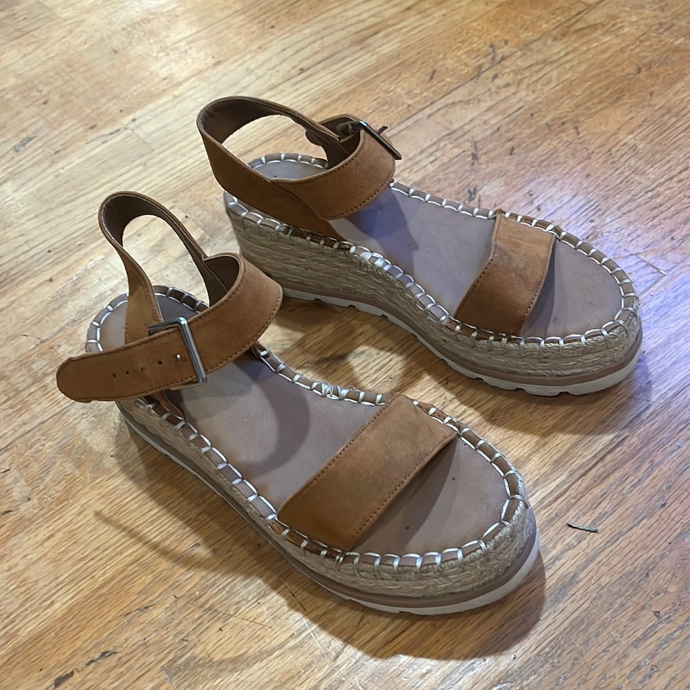 Wedge sandals